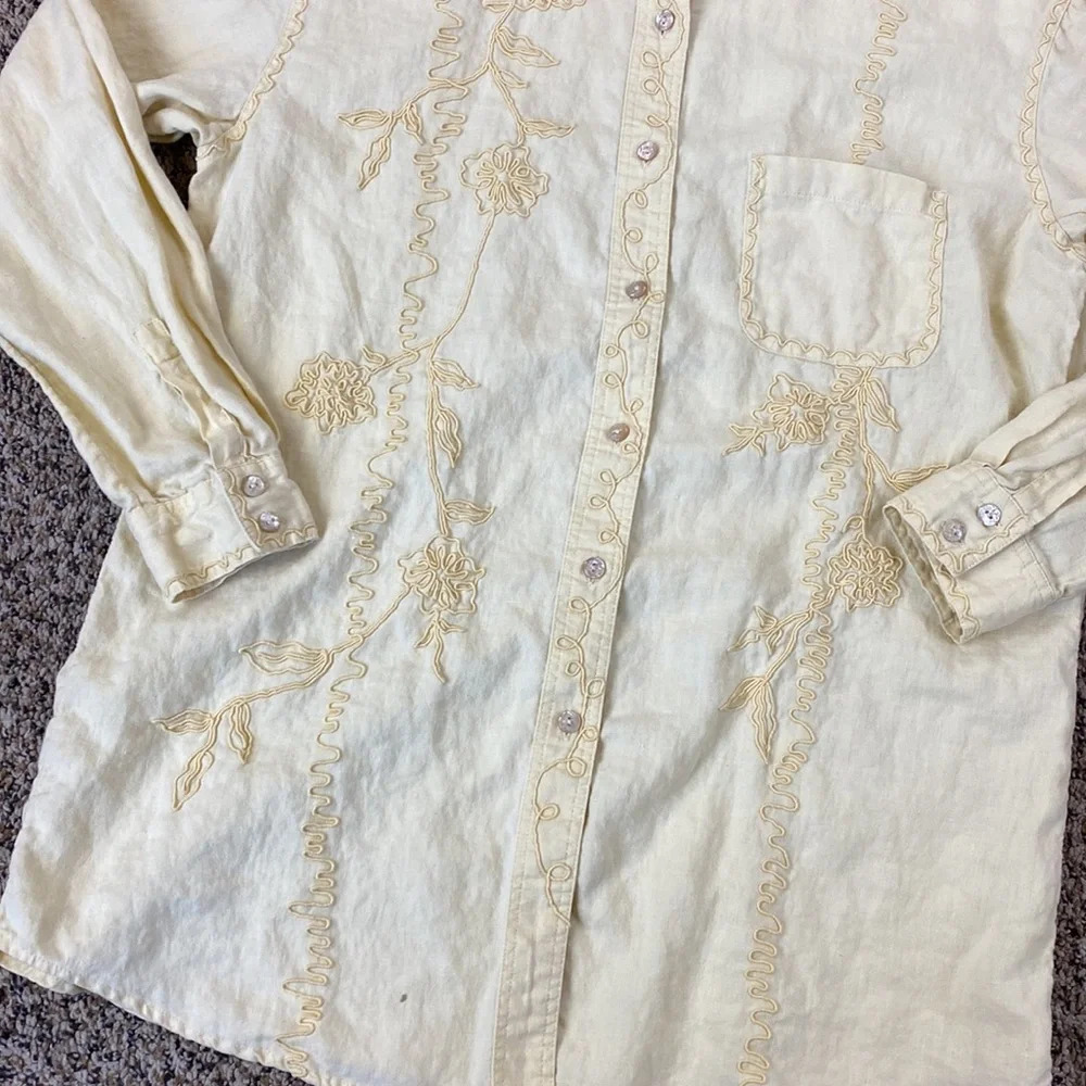 J. Jill Embroidered Detail Linen Button Down Shirt - Picture 4 of 6